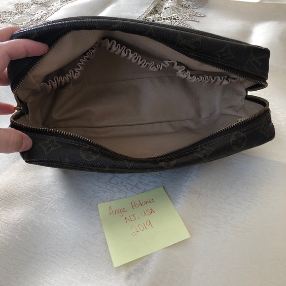 SOLD—-Louis Vuitton Toiletry 28 Authentic - Picture 4 of 7